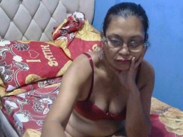 hOtGranny4u live webcam show