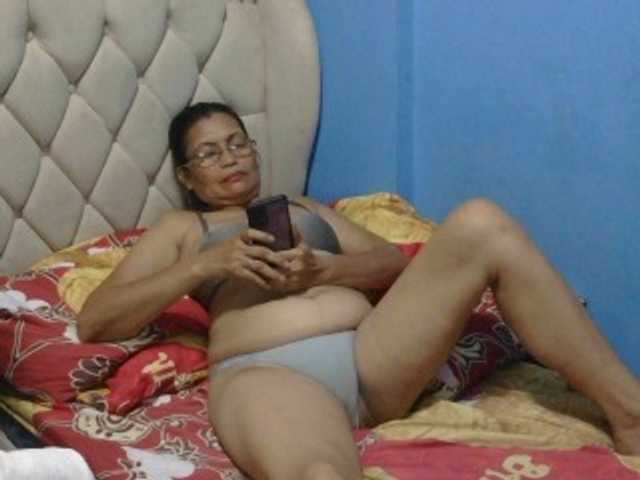hOtGranny4u live cam preview