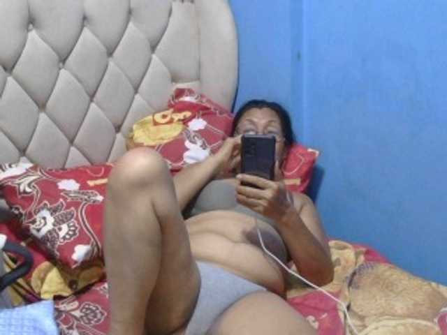 hOtGranny4u live cam on BongaCams