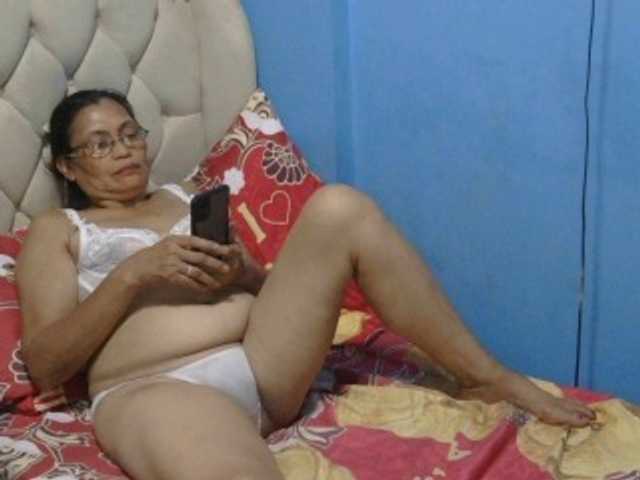 hOtGranny4u live cam preview
