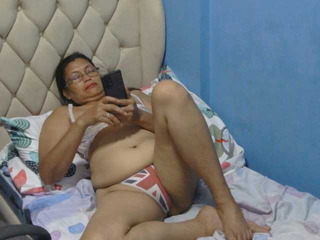 hOtGranny4u live cam on BongaCams