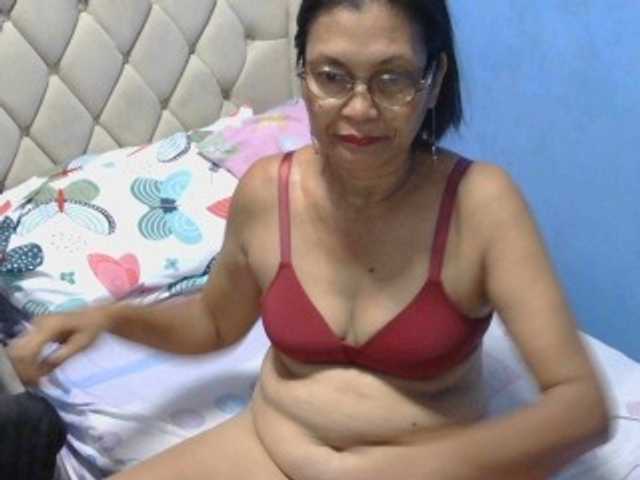 hOtGranny4u live cam on BongaCams