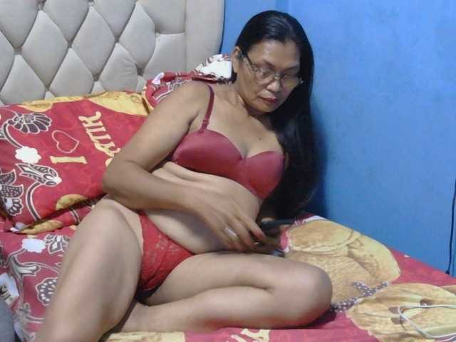 hOtGranny4u live cam on BongaCams