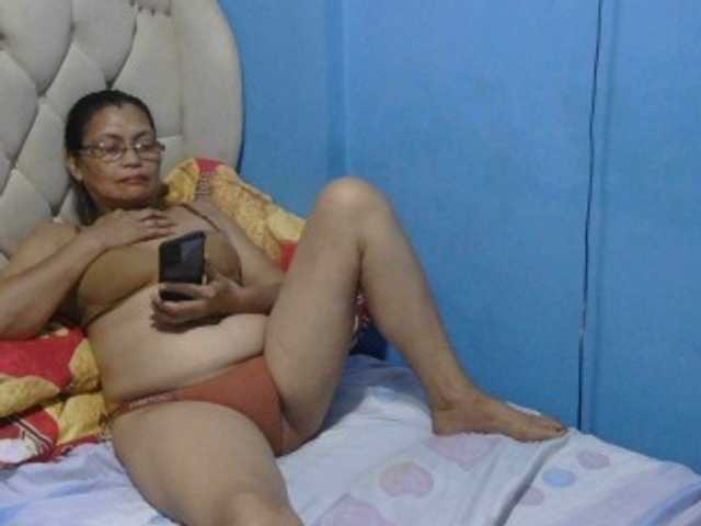 hOtGranny4u live cam preview