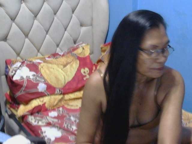 hOtGranny4u live cam on BongaCams