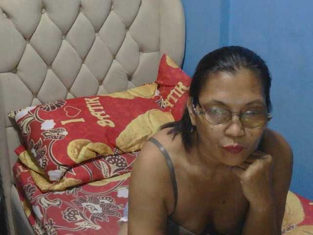 hOtGranny4u live cam on BongaCams