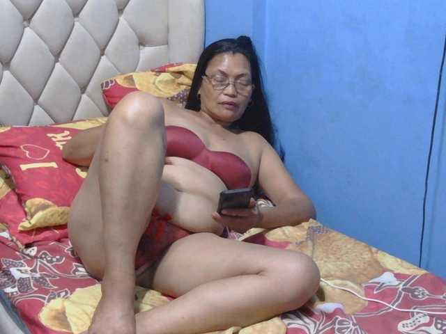 hOtGranny4u's BongaCams show and profile