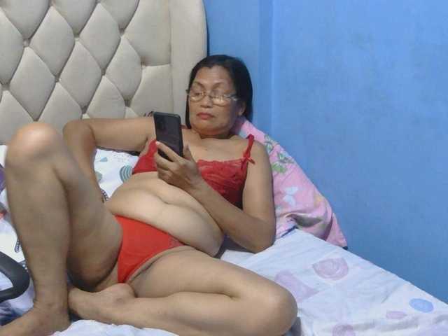 hOtGranny4u live cam on BongaCams