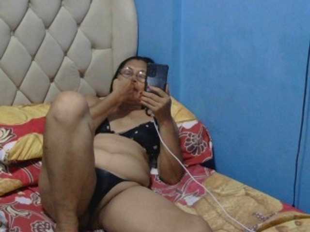 hOtGranny4u live webcam show