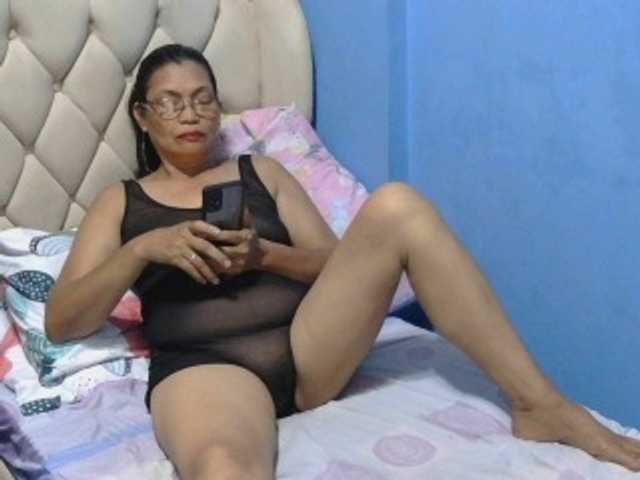 hOtGranny4u live cam on BongaCams