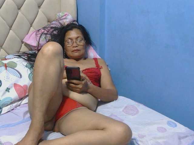 hOtGranny4u live cam on BongaCams