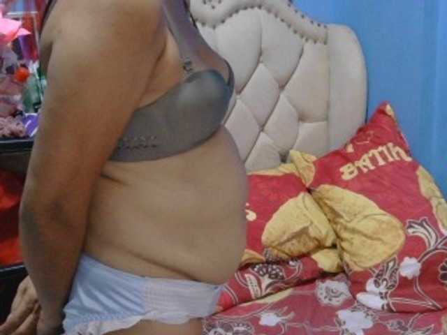 hOtGranny4u live cam on BongaCams