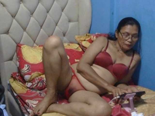 hOtGranny4u live cam on BongaCams