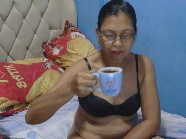 hOtGranny4u live cam on BongaCams
