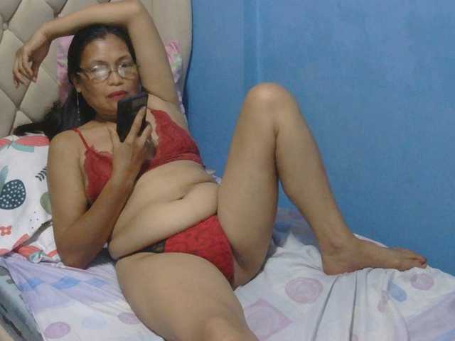 hOtGranny4u live cam on BongaCams