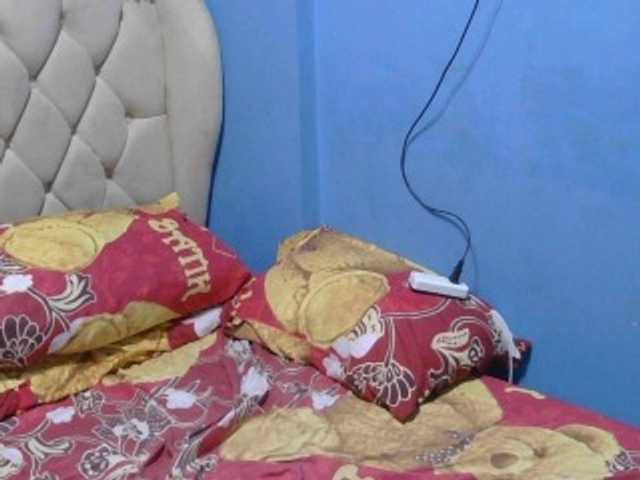 hOtGranny4u in webcam