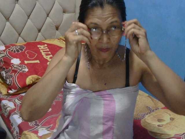 hOtGranny4u live webcam show