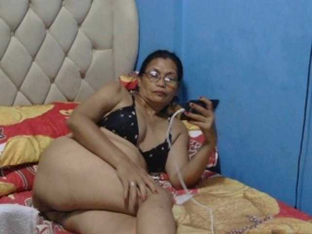 hOtGranny4u live webcam show