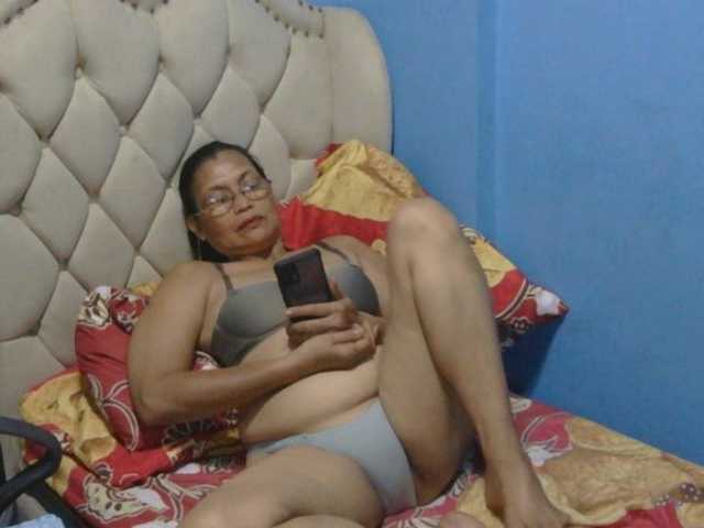 hOtGranny4u live cam preview