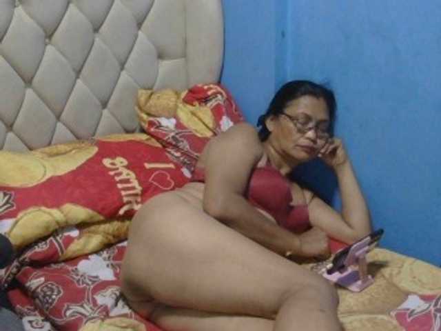 hOtGranny4u live cam