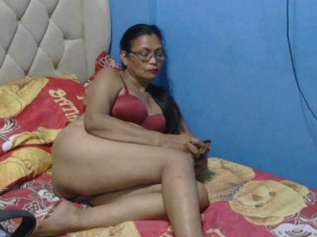 hOtGranny4u live cam preview