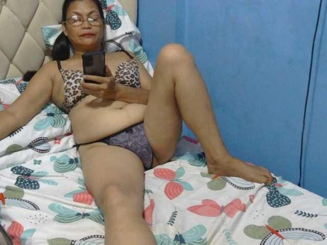 hOtGranny4u live cam on BongaCams