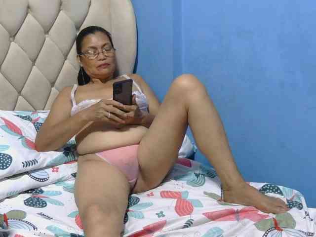hOtGranny4u webcam