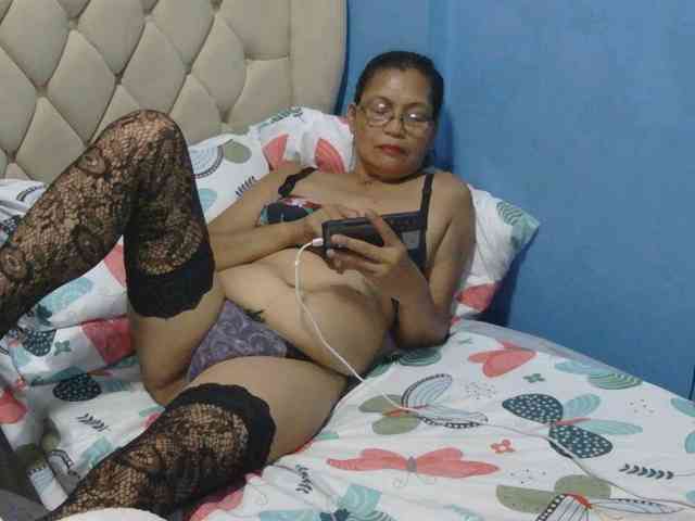hOtGranny4u webcam