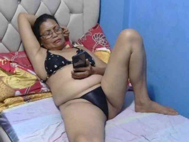 hOtGranny4u webcam