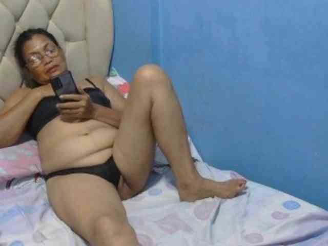 hOtGranny4u webcam