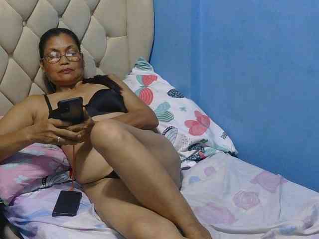 hOtGranny4u webcam