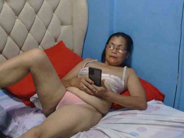 hOtGranny4u webcam