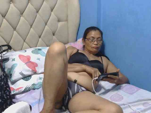 hOtGranny4u webcam