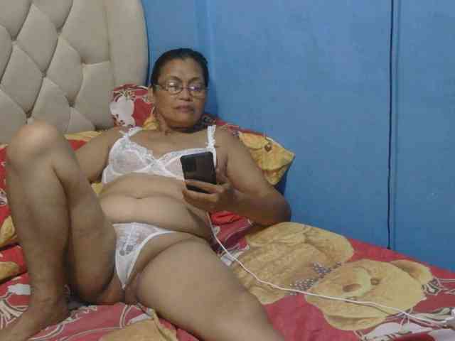 hOtGranny4u Live Webcam on BongaCams