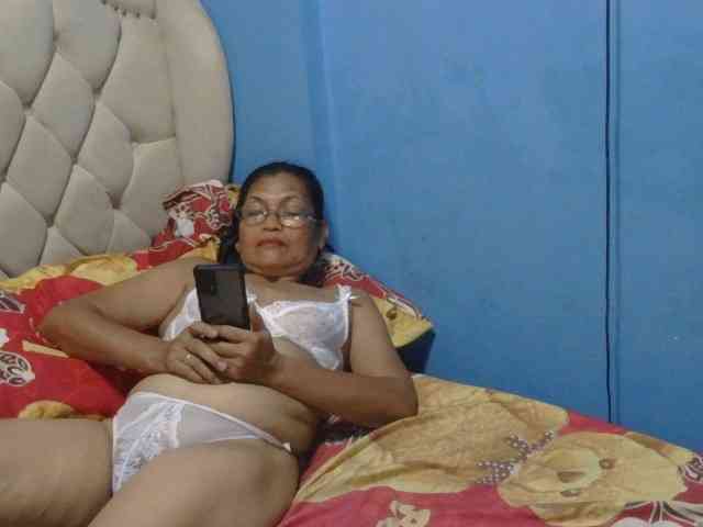 hOtGranny4u webcam