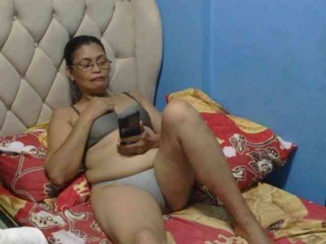 hOtGranny4u