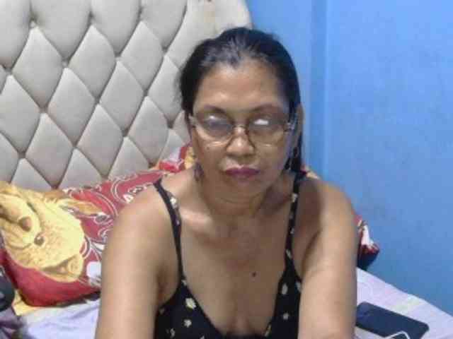 hOtGranny4u webcam