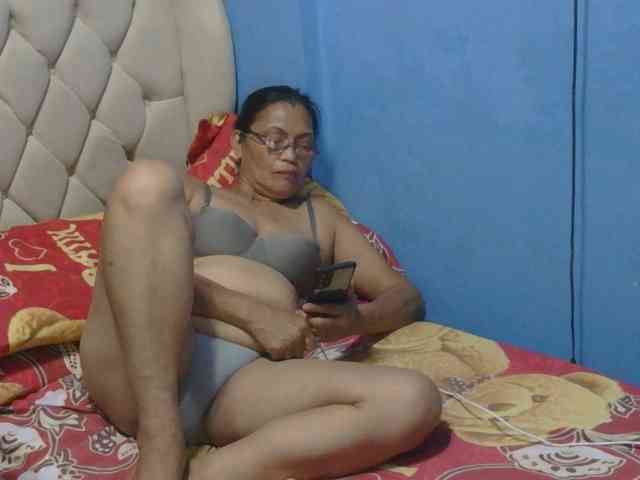 hOtGranny4u Live Webcam on BongaCams