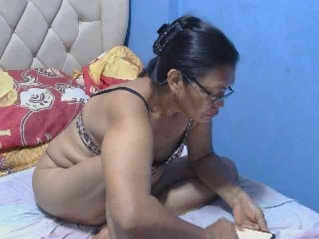 hOtGranny4u
