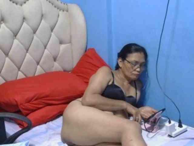 hOtGranny4u webcam