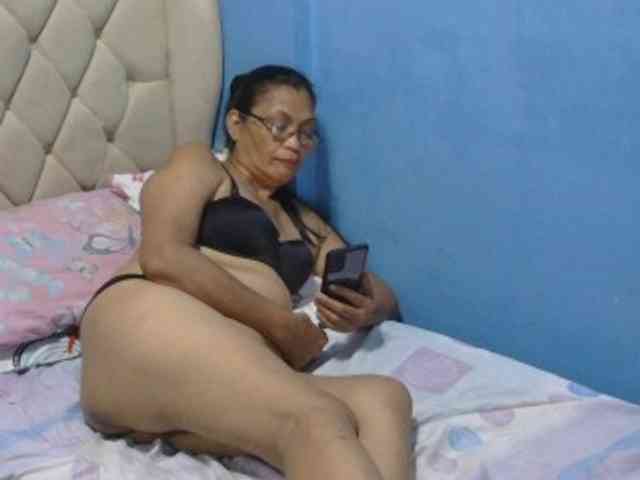 hOtGranny4u webcam
