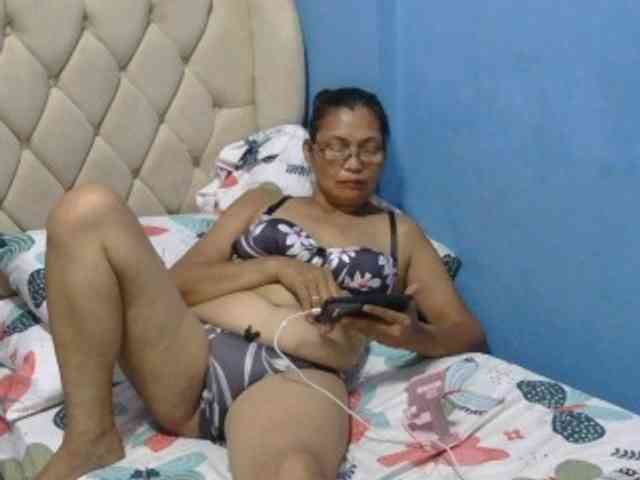 hOtGranny4u webcam