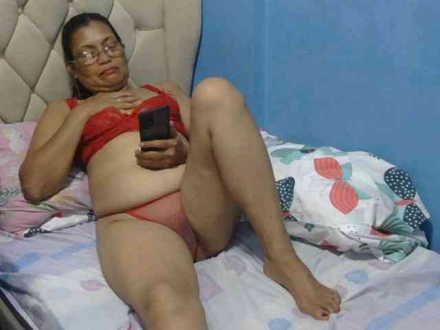 hOtGranny4u webcam