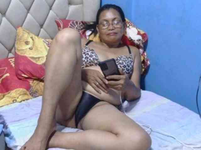 hOtGranny4u webcam