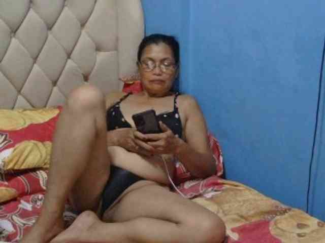 hOtGranny4u webcam