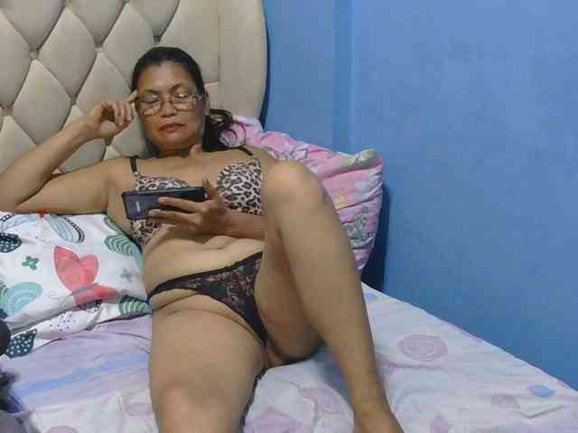 hOtGranny4u