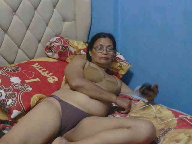 hOtGranny4u webcam