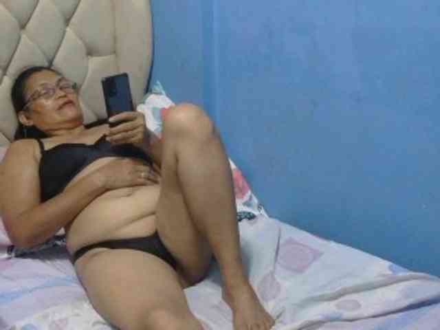 hOtGranny4u webcam
