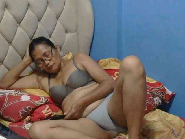 hOtGranny4u