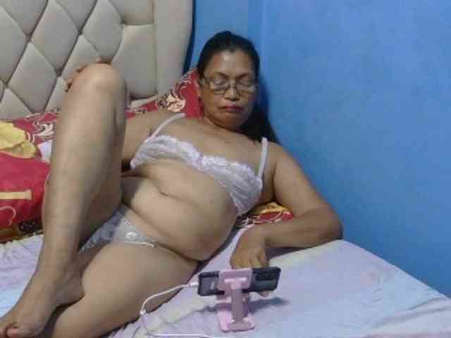 hOtGranny4u webcam